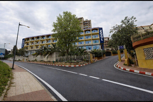 École supérieure des sciences et technologies, El Achour